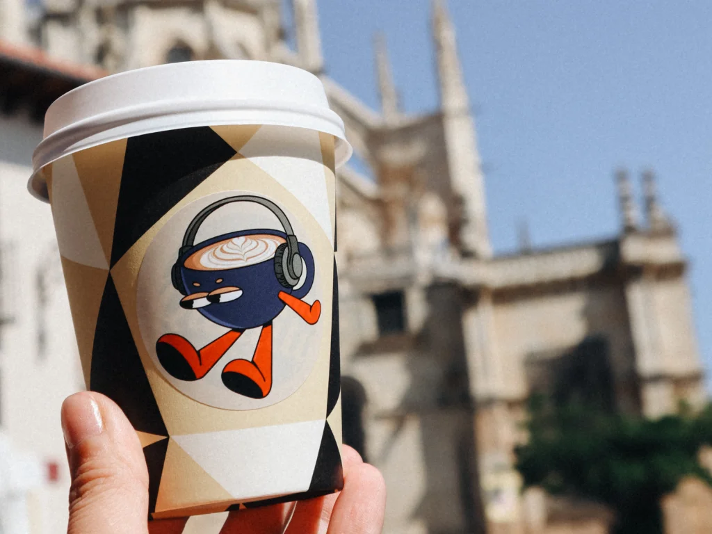 Terraza de Funky Coffee con vistas a la Catedral